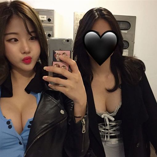 【6upoker】性感「豪乳女警」釦子沒扣　深邃事業線逼死人…真面目曝光了