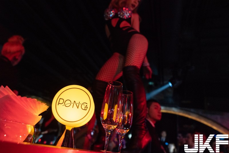 【6upoker】嗨到不想回家！JKF X PONG Taipei 豪乳轟炸，女郎、舞團貼身互動讓人心跳加速！