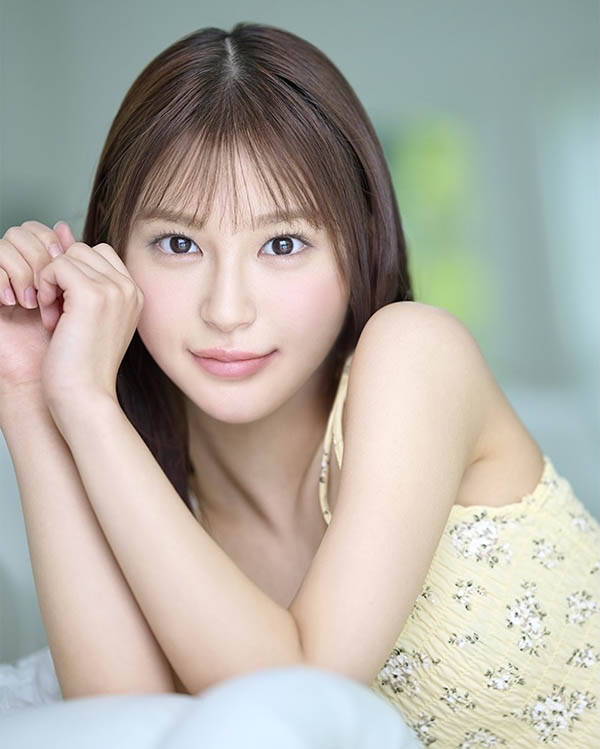 【6upoker】白石奈美(MIDA-683) 「纯情原石美少女」大尺度中出解禁,「被猛烈进进出出」狂呻吟…