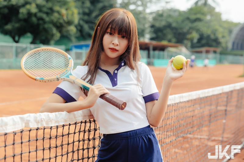 【6upoker】來打球！輔大美術正妹「黃思云」化身網球美少女「性感揮拍」甜蜜爆擊！