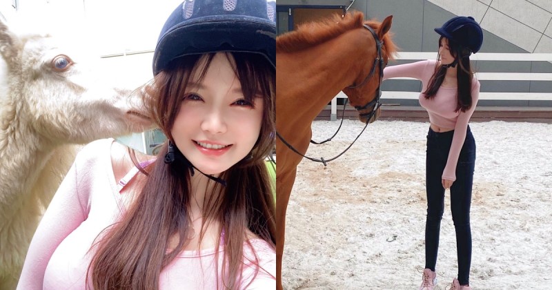 【6upoker】甜美正妹「緊身爆乳」騎馬去！超逆天的「童顏巨乳」連小動物都忍不住親上去！