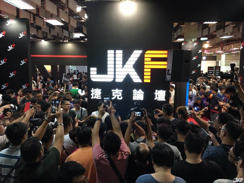 【6upoker】《JKF X 2016 Adult Expo》JKF攤位MIKA現場活動直擊DAY2!!!性感神奇寶貝到處跑，南梨央奈受不了直接脫內褲了!