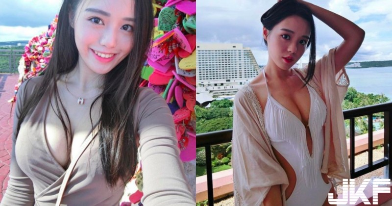 【6upoker】網友暴動！氣質正妹胸前「乳量飽滿」，「渾圓奶肉」不小心夾到頭髮～