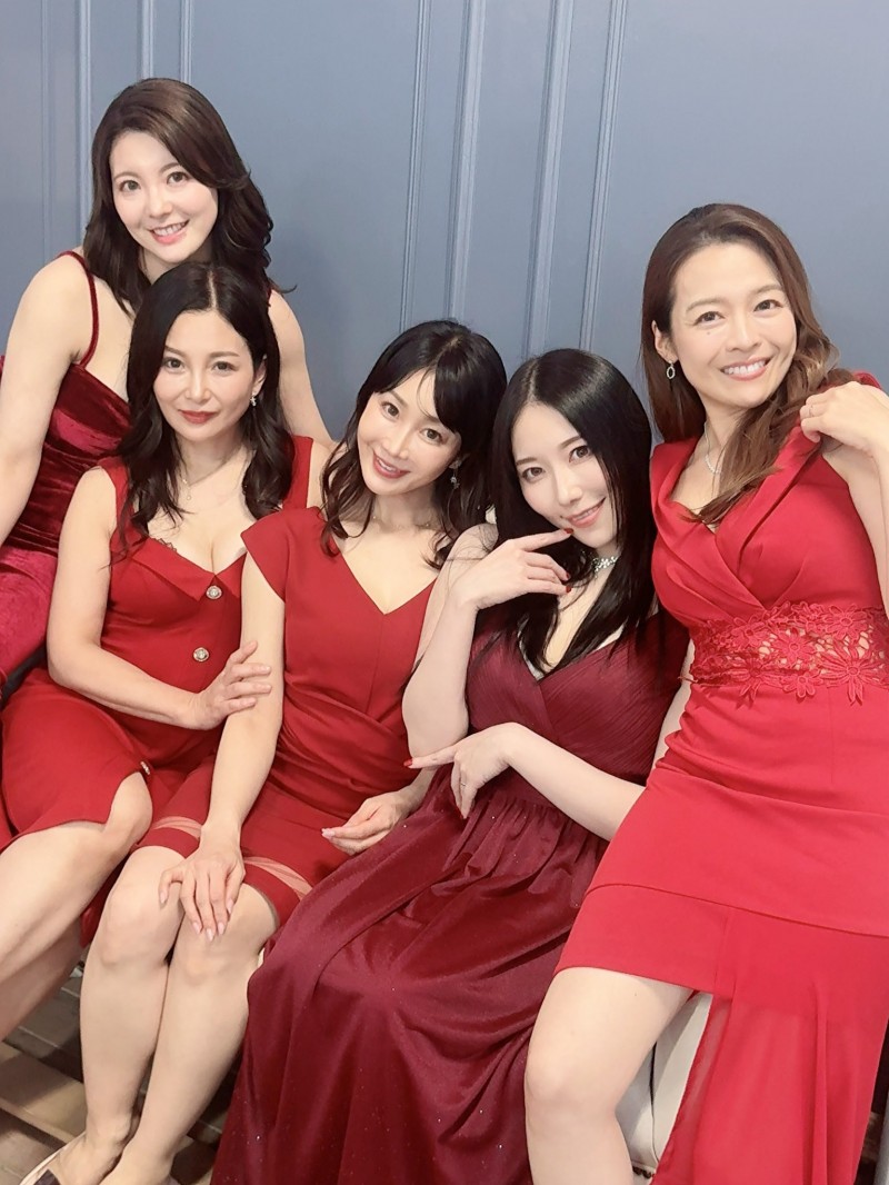 【6upoker】Madonna美熟女军团到底在做什么?